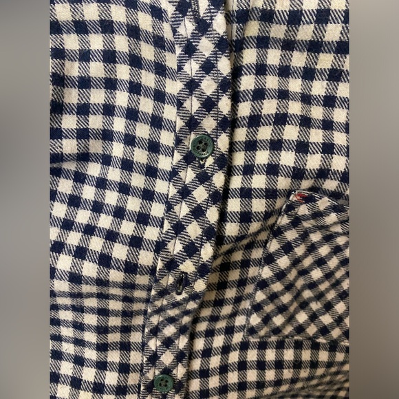 C&C California. Soft cotton button down top cute green buttons, red stiching. - Picture 5 of 7